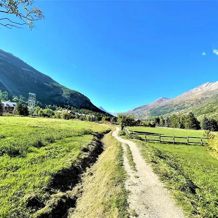 Apartmán T2 Avec Grande Terrasse, Proche Telecabines Et Commerces, Parking Inclus - Fr-1-330f-43 Serre Chevalier